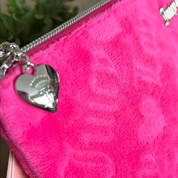 Juicy Couture Pink Velour Love Print Cosmetic Bag - Picture 4 of 9